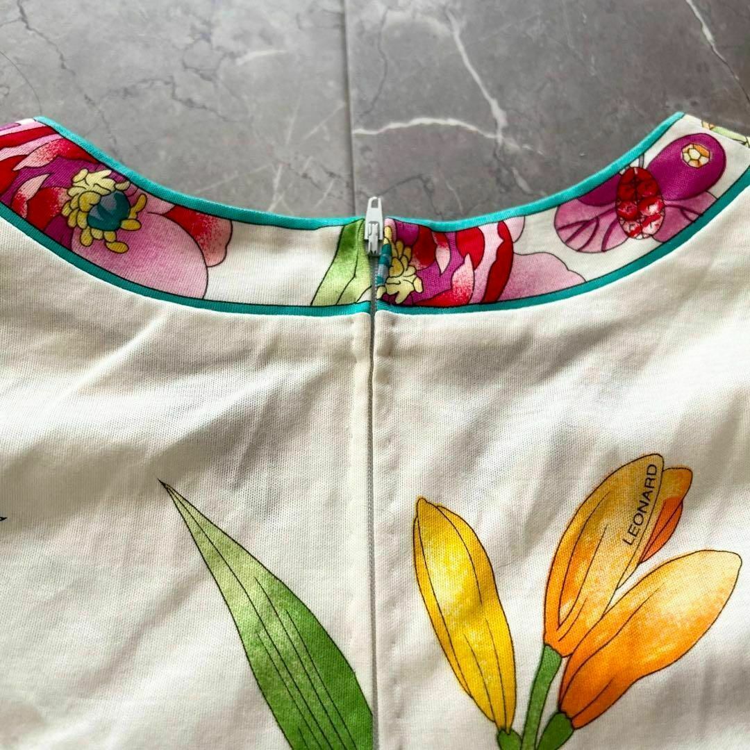 LEONARD(レオナール)のレオナール 花柄 蝶 日本製 コットン カットソー レディースのトップス(Tシャツ(半袖/袖なし))の商品写真