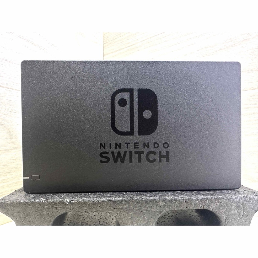 Nintendo Switch(ニンテンドースイッチ)の２０２２年製造モデル！すぐに遊べる新型Nintendo Switch本体一式完品 エンタメ/ホビーのゲームソフト/ゲーム機本体(家庭用ゲーム機本体)の商品写真