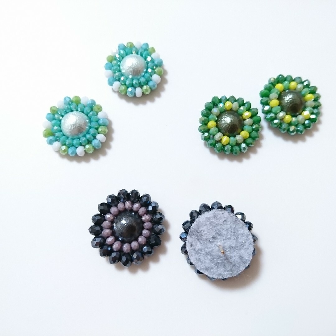 ビーズ刺繍 ハンドメイドのアクセサリー(ピアス)の商品写真