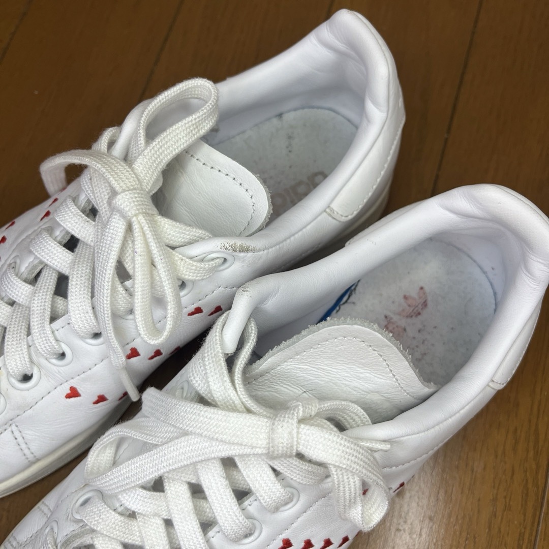 adidas(アディダス)のADIDAS ORIGINALS x STAN SMITHS ハート ホワイト レディースの靴/シューズ(スニーカー)の商品写真