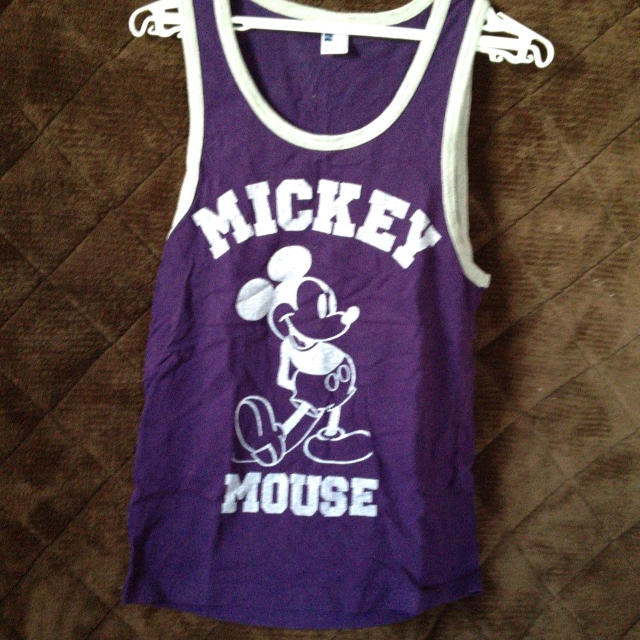 Disney(ディズニー)のミッキーマウスノースリーブ パープル レディースのトップス(Tシャツ(半袖/袖なし))の商品写真
