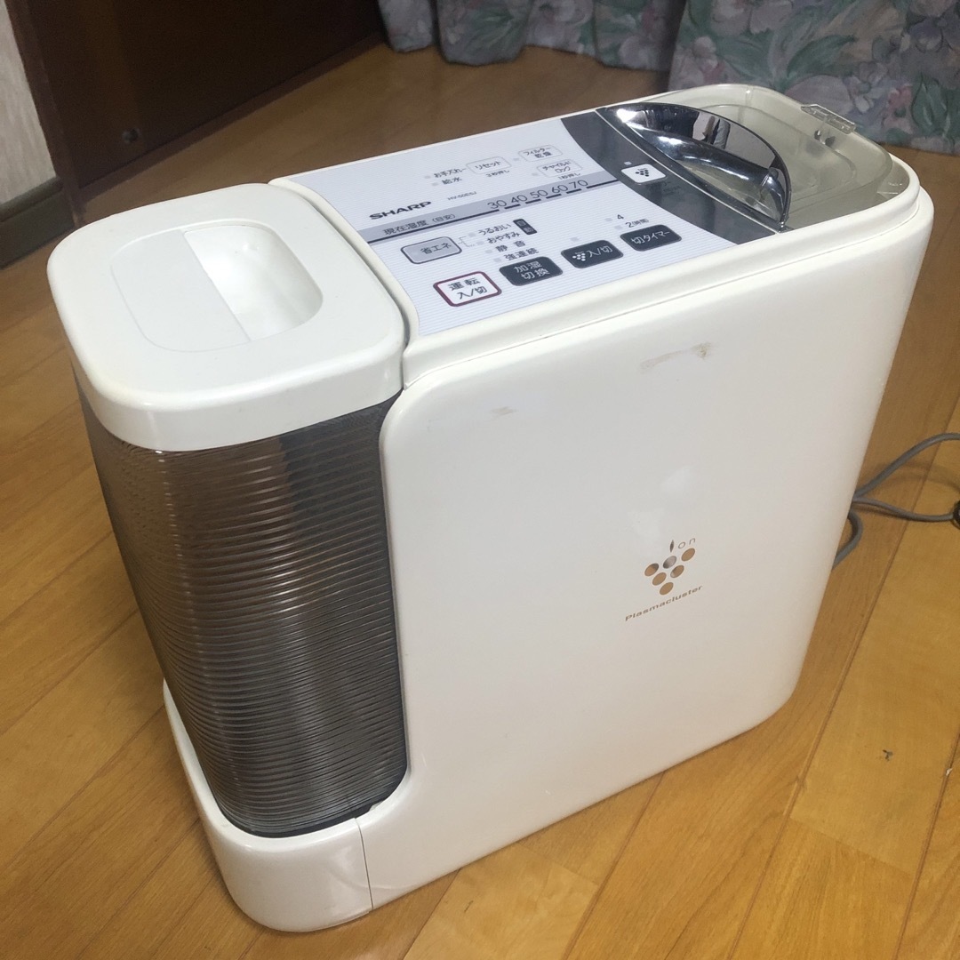 SHARP 加熱気化式加湿器　HV50EJ-W スマホ/家電/カメラの生活家電(加湿器/除湿機)の商品写真