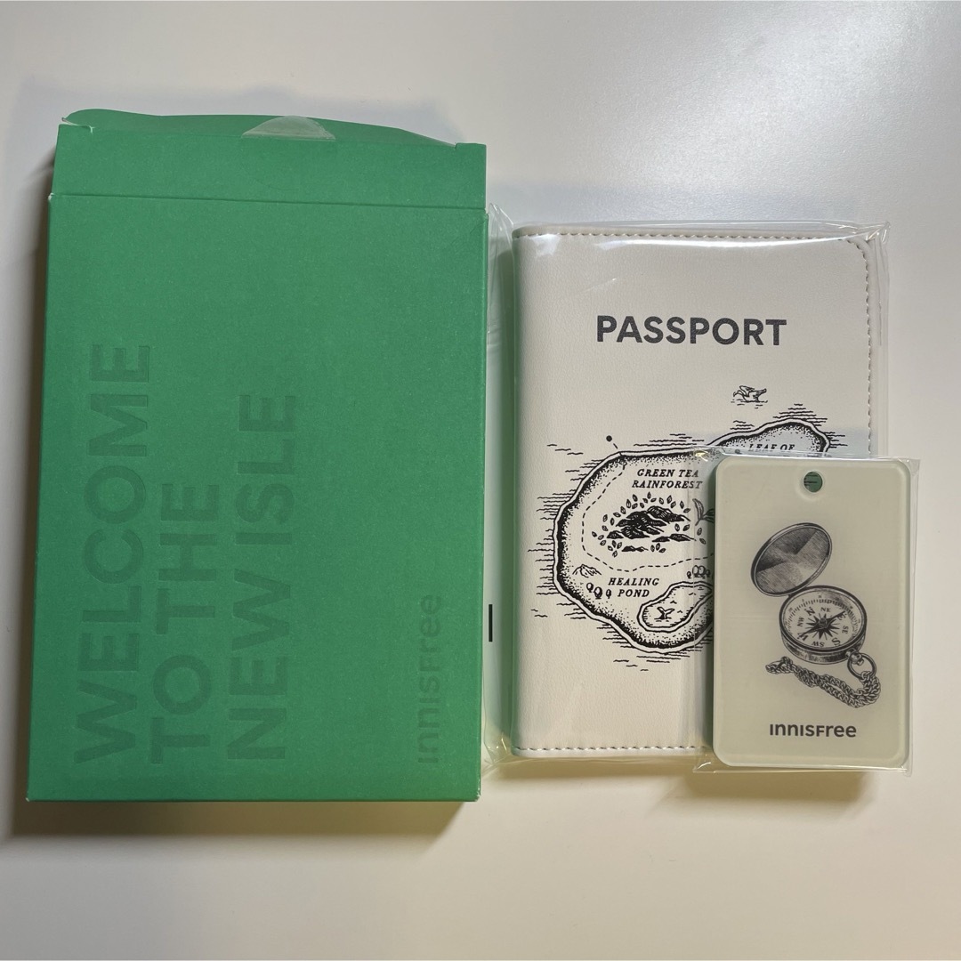 Innisfree(イニスフリー)のイニスフリー トラベルキット パスポート ケース レディースのファッション小物(パスケース/IDカードホルダー)の商品写真