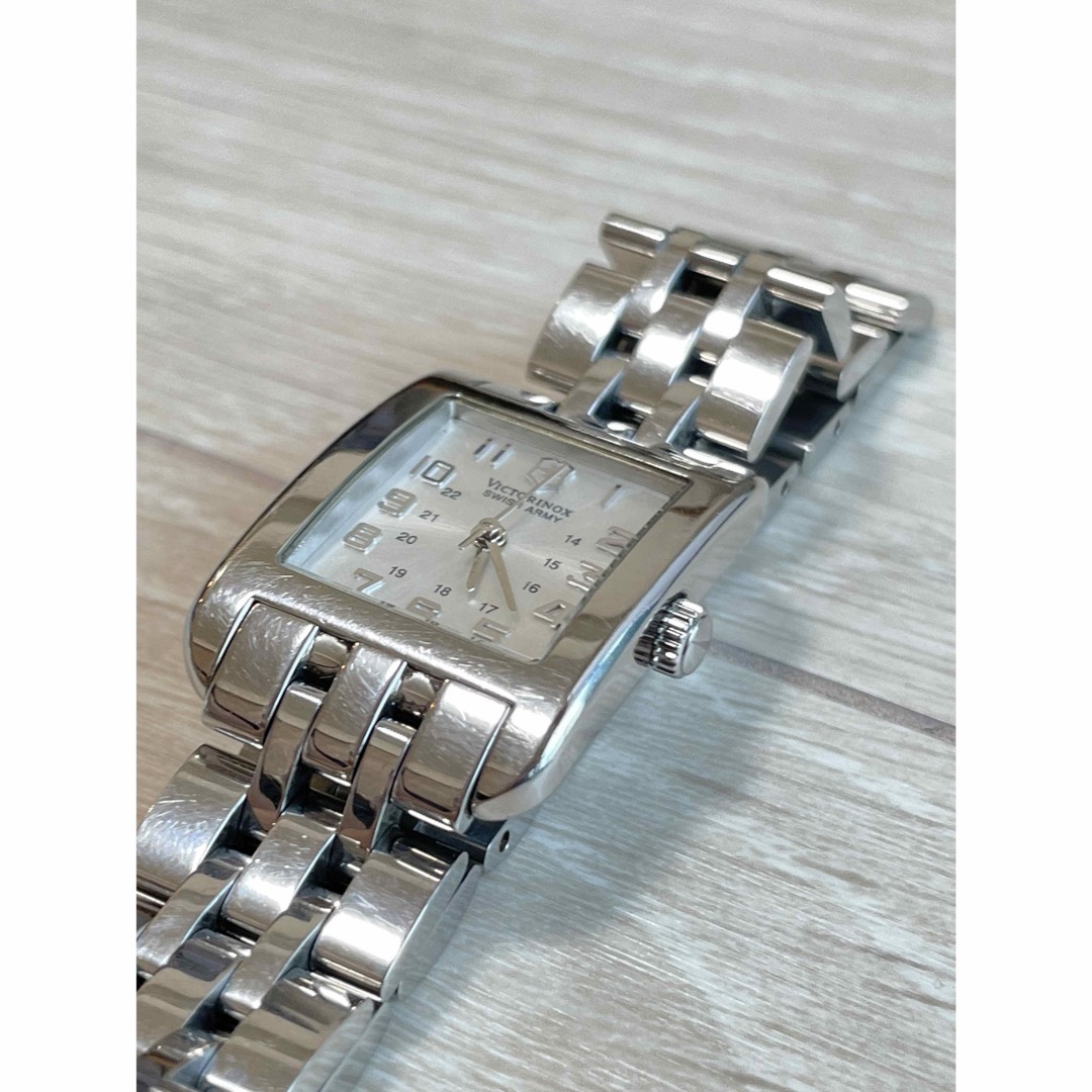 VICTORINOX(ビクトリノックス)の【人気 稼働品】VICTORINOX V25022 腕時計 レディースのファッション小物(腕時計)の商品写真