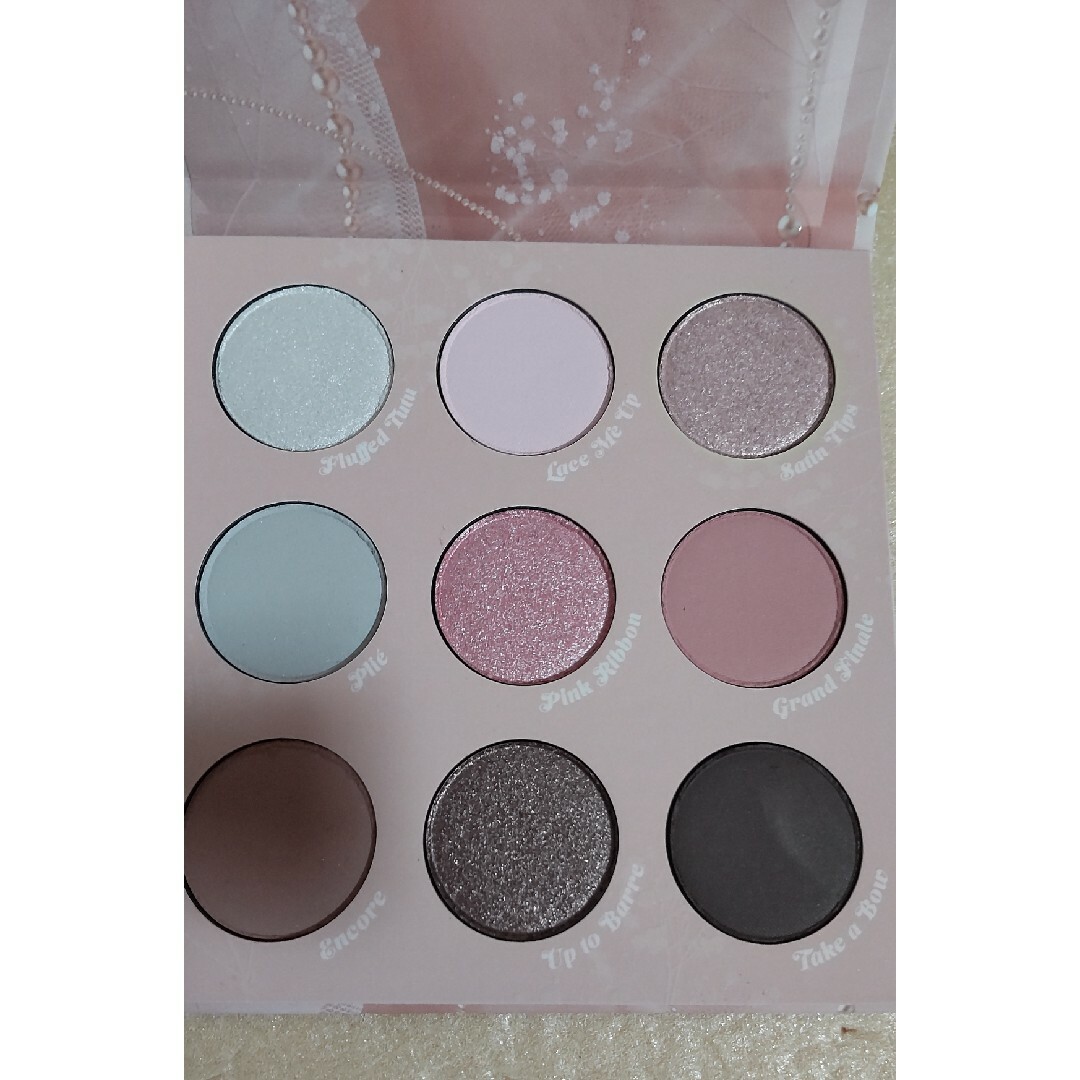 colourpop(カラーポップ)の【未使用※】カラーポップ　アイシャドウパレットPetals En Pointe コスメ/美容のベースメイク/化粧品(アイシャドウ)の商品写真