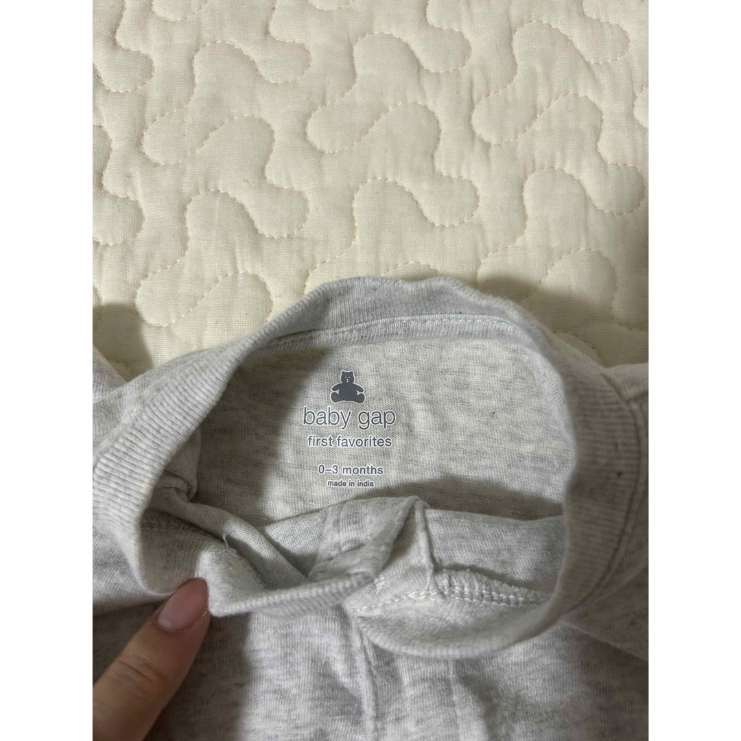 babyGAP(ベビーギャップ)のbaby GAP 半袖ボディスーツ 0-3M キッズ/ベビー/マタニティのベビー服(~85cm)(ロンパース)の商品写真