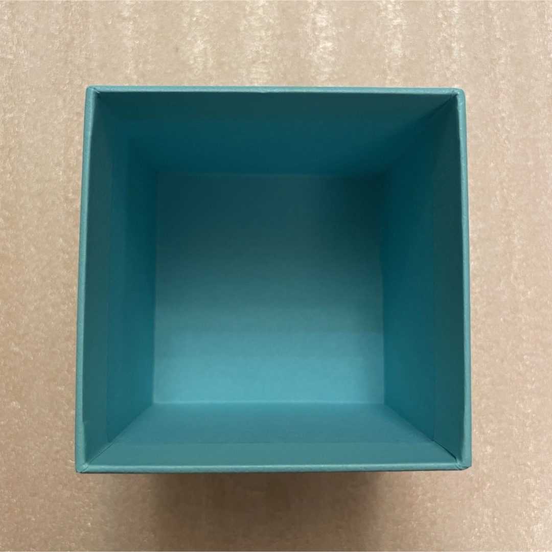 ティファニー 空箱 リボン（リングケース 大）7×7×6.5cm レディースのアクセサリー(その他)の商品写真