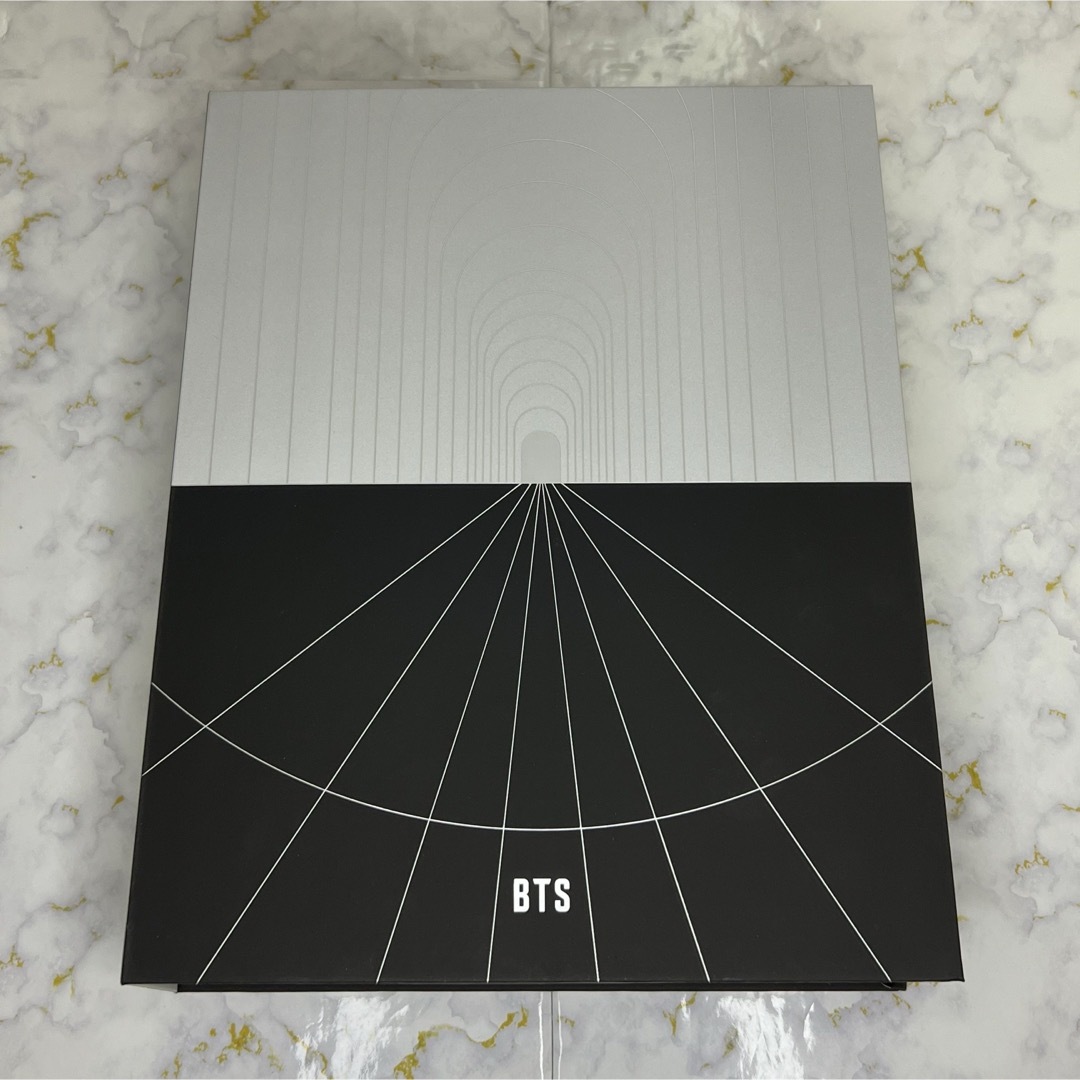 防弾少年団(BTS)(ボウダンショウネンダン)のBTS / MOTS ON:E CONCEPT PHOTOBOOK SET エンタメ/ホビーのタレントグッズ(アイドルグッズ)の商品写真