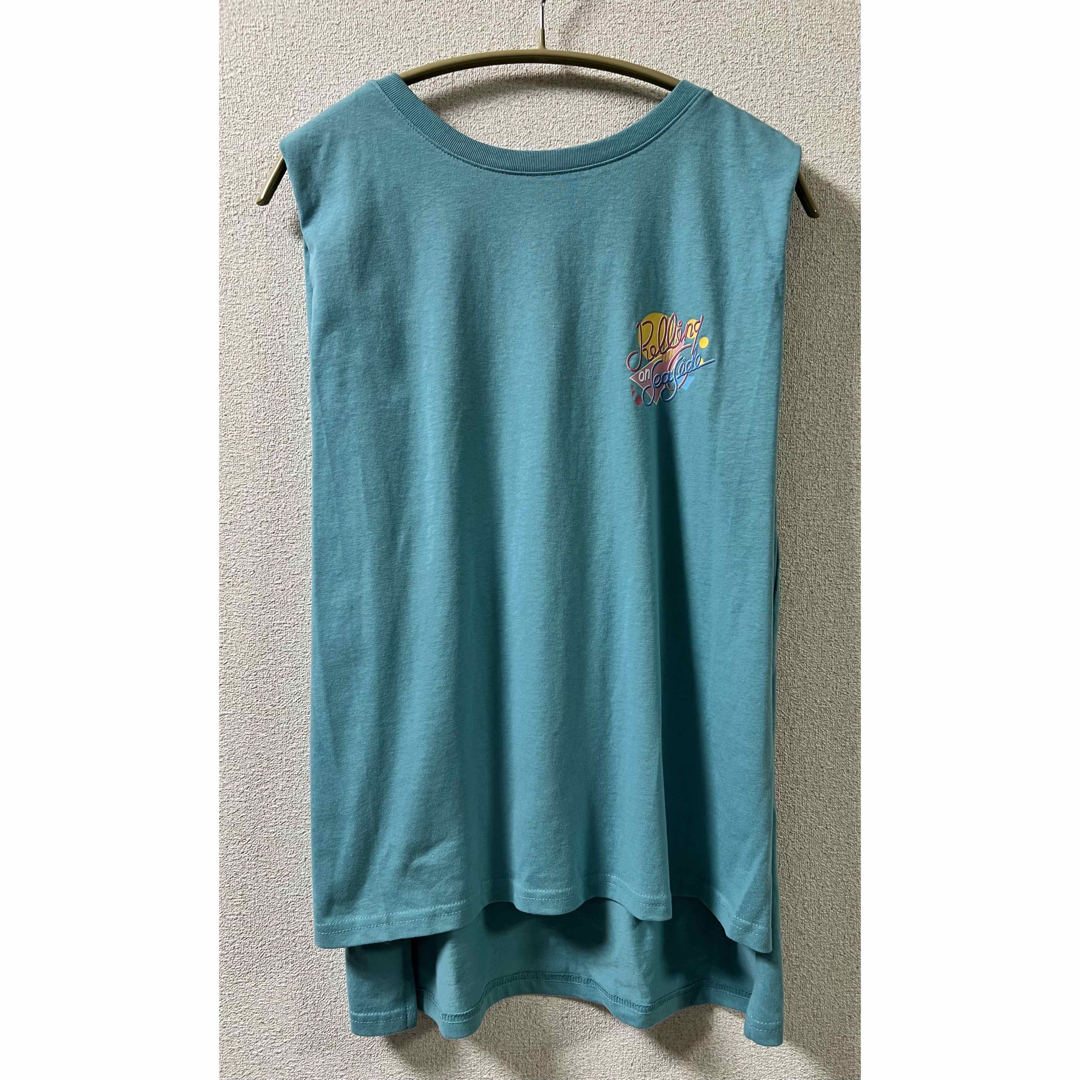 GU(ジーユー)の【新品】GU グラフィック ノースリーブ Tシャツ tree13 レディースのトップス(カットソー(半袖/袖なし))の商品写真