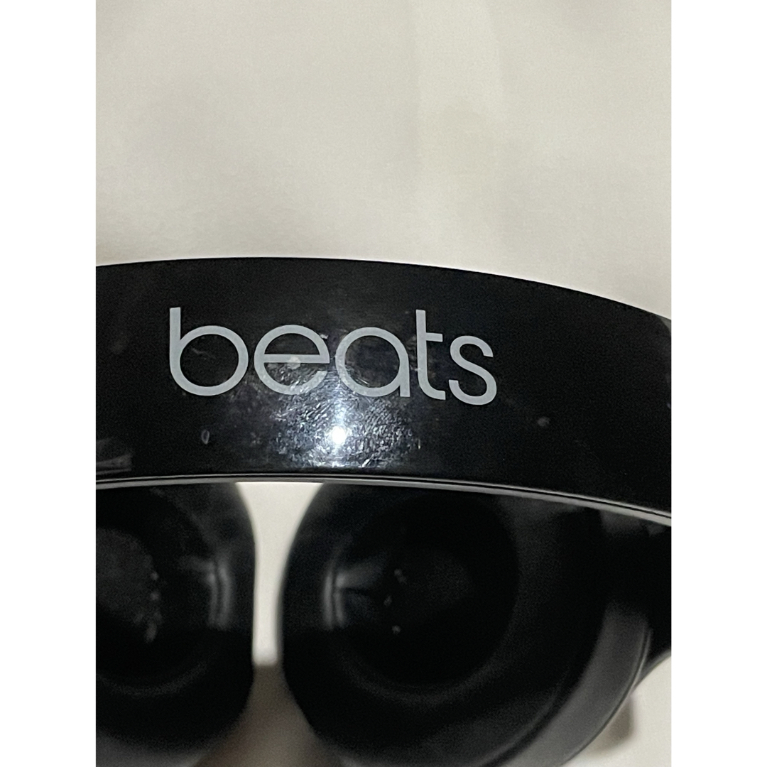 Beats(ビーツ)のビーツ ワイヤレスヘッドホン ジャンク品 Studio ブラック レッド スマホ/家電/カメラのオーディオ機器(ヘッドフォン/イヤフォン)の商品写真