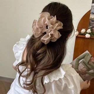 ❤️人気商品❤️ヘアクリップ シフォン ベージュ 大きめ ヘアアクセ 髪留め(バレッタ/ヘアクリップ)