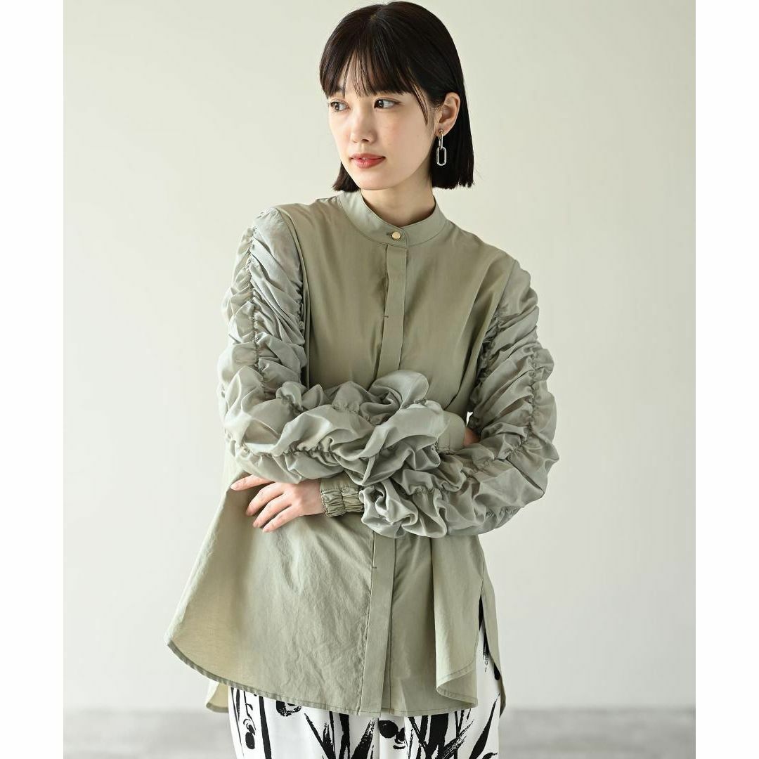 HERENCIA(ヘレンチア)のVolume gathered sleeve shirt blouse カーキ レディースのトップス(シャツ/ブラウス(長袖/七分))の商品写真