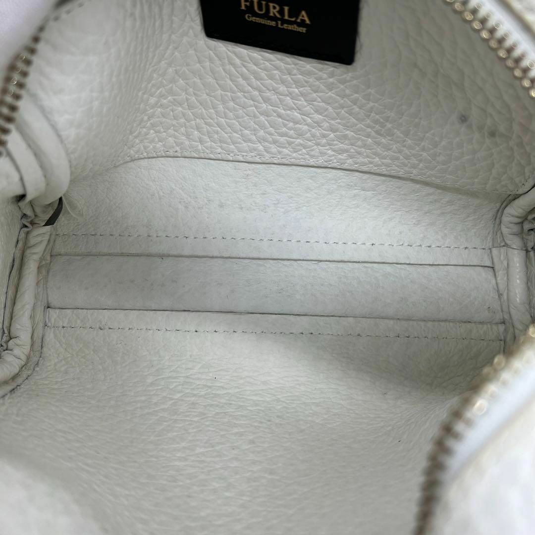 Furla(フルラ)の✨️美品✨️FURLA アヴリル シボ革 クロスボディ ミニバッグ アイボリー レディースのバッグ(ショルダーバッグ)の商品写真