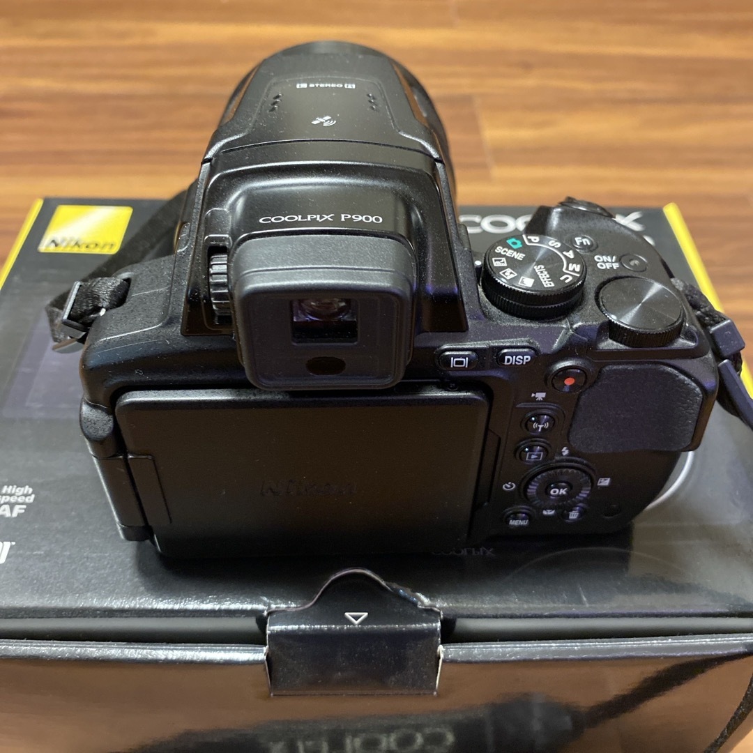 Nikon(ニコン)のNikon COOLPIX P900 スマホ/家電/カメラのカメラ(コンパクトデジタルカメラ)の商品写真