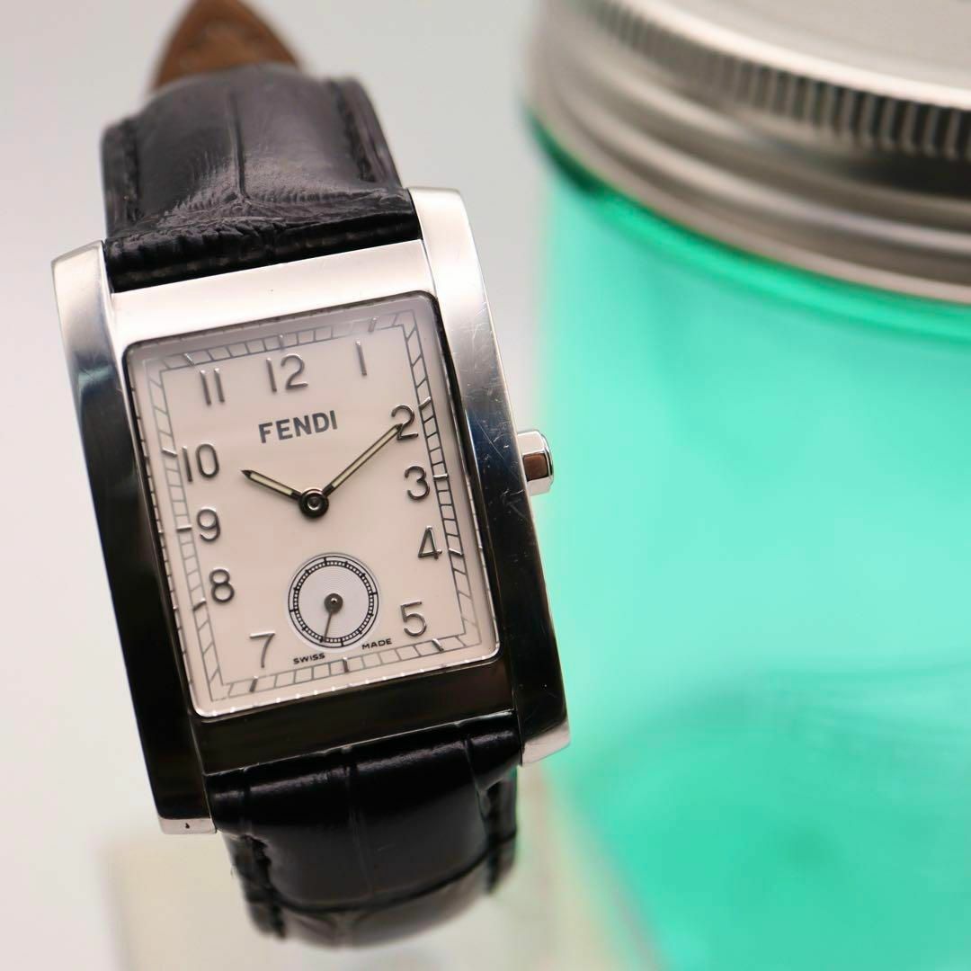 FENDI(フェンディ)の美品 FENDI スモセコ スクエア シルバー クォーツ メンズ腕時計 789 メンズの時計(腕時計(アナログ))の商品写真