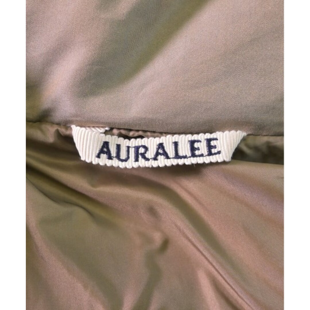 AURALEE(オーラリー)のAURALEE オーラリー ダウンジャケット/ダウンベスト 4(M位) ベージュ 【古着】【中古】 メンズのジャケット/アウター(ダウンジャケット)の商品写真