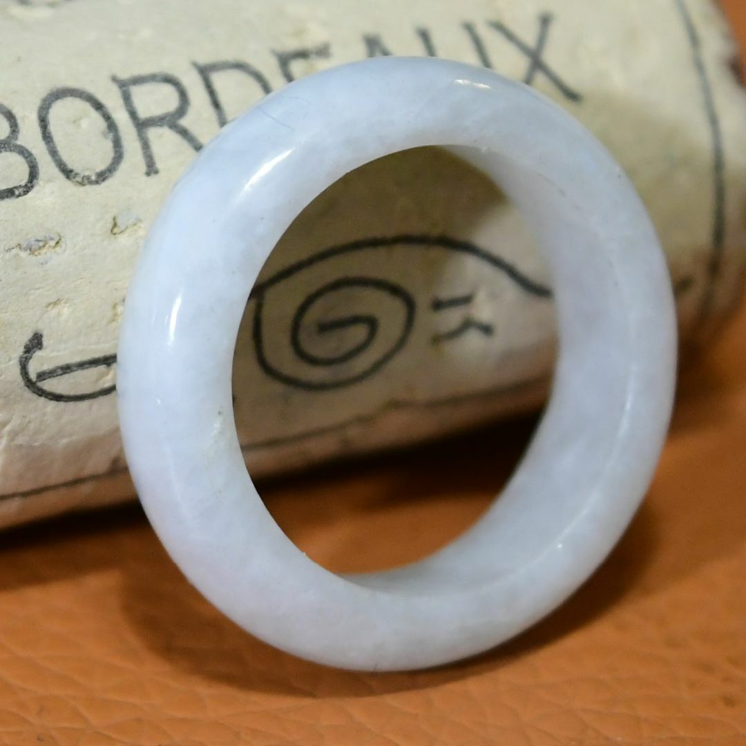 J1295　ヒスイ　翡翠　リング　指輪　16号　ミャンマー　ジェイド　送料込 レディースのアクセサリー(リング(指輪))の商品写真
