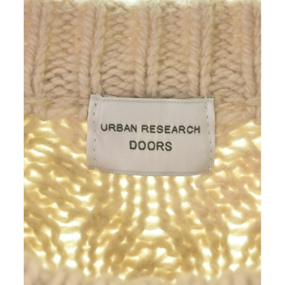 URBAN RESEARCH DOORS(アーバンリサーチドアーズ)のURBAN RESEARCH DOORS ニット・セーター M ベージュ 【古着】【中古】 レディースのトップス(ニット/セーター)の商品写真