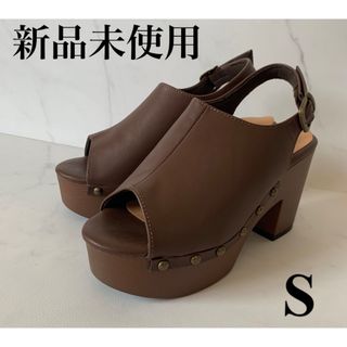 ☆新品未使用 厚底サンダル ブラウン S☆