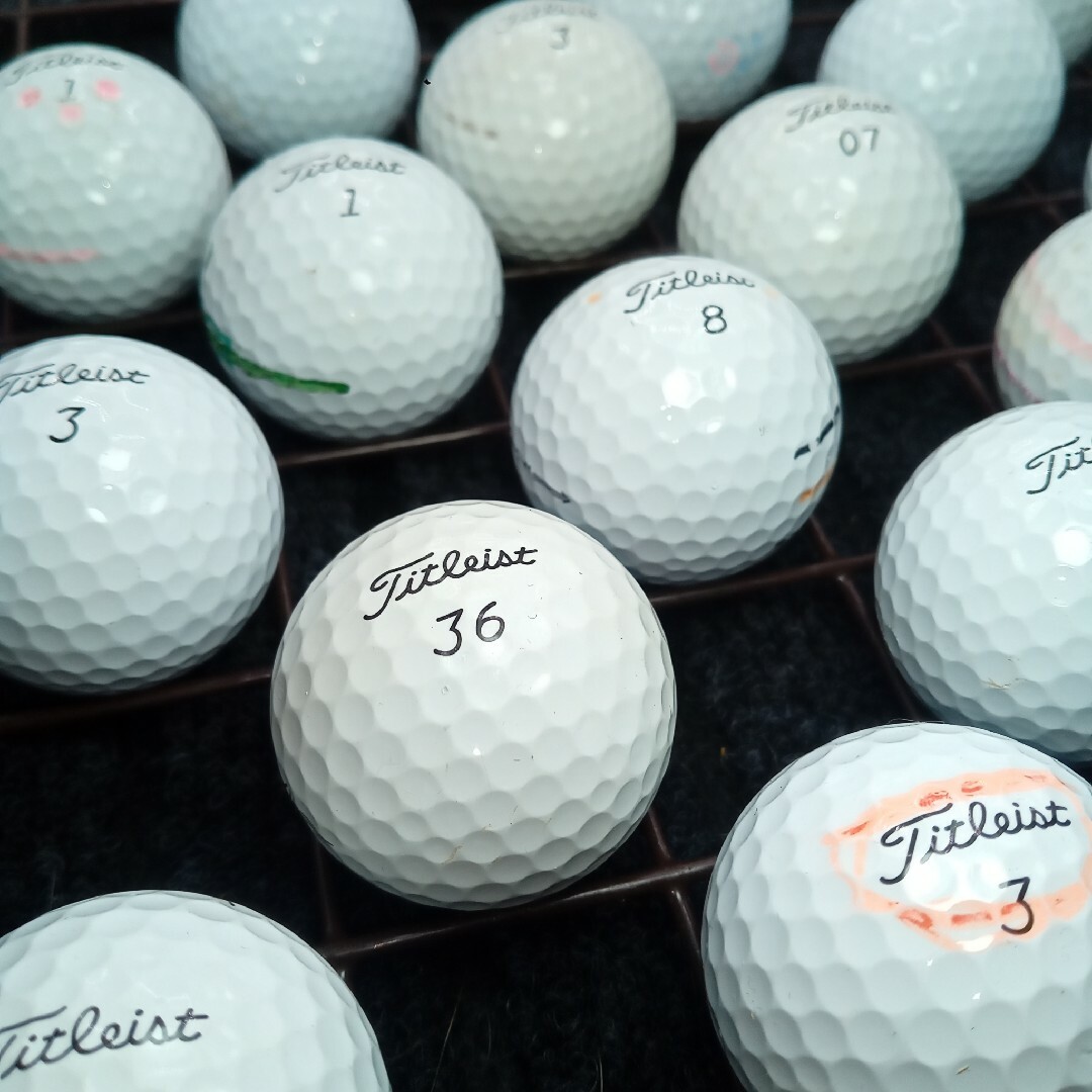 Titleist(タイトリスト)のタイトリスト PROV1 (18球 AB)ロストボール スポーツ/アウトドアのゴルフ(その他)の商品写真