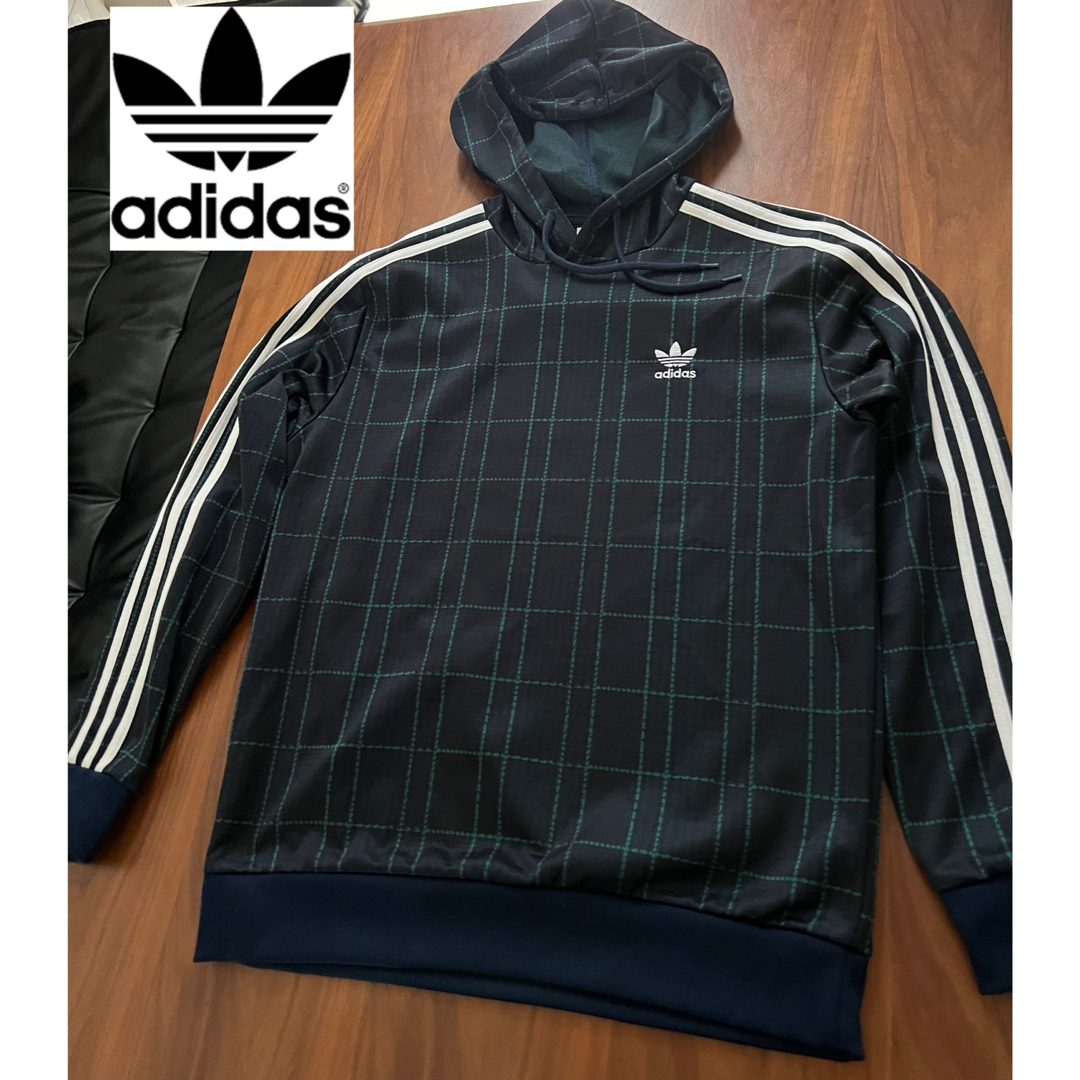 adidas(アディダス)のadidas オリジナルス トラックジャケット スリーストライプ  パーカー　M メンズのトップス(パーカー)の商品写真