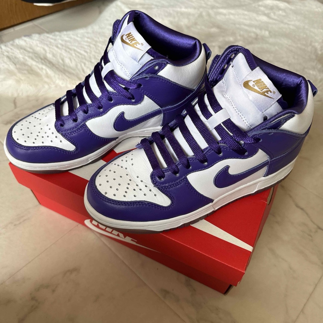 NIKE(ナイキ)のNIKE  W DUNK HI SP VARSITY PURPLE レディースの靴/シューズ(スニーカー)の商品写真