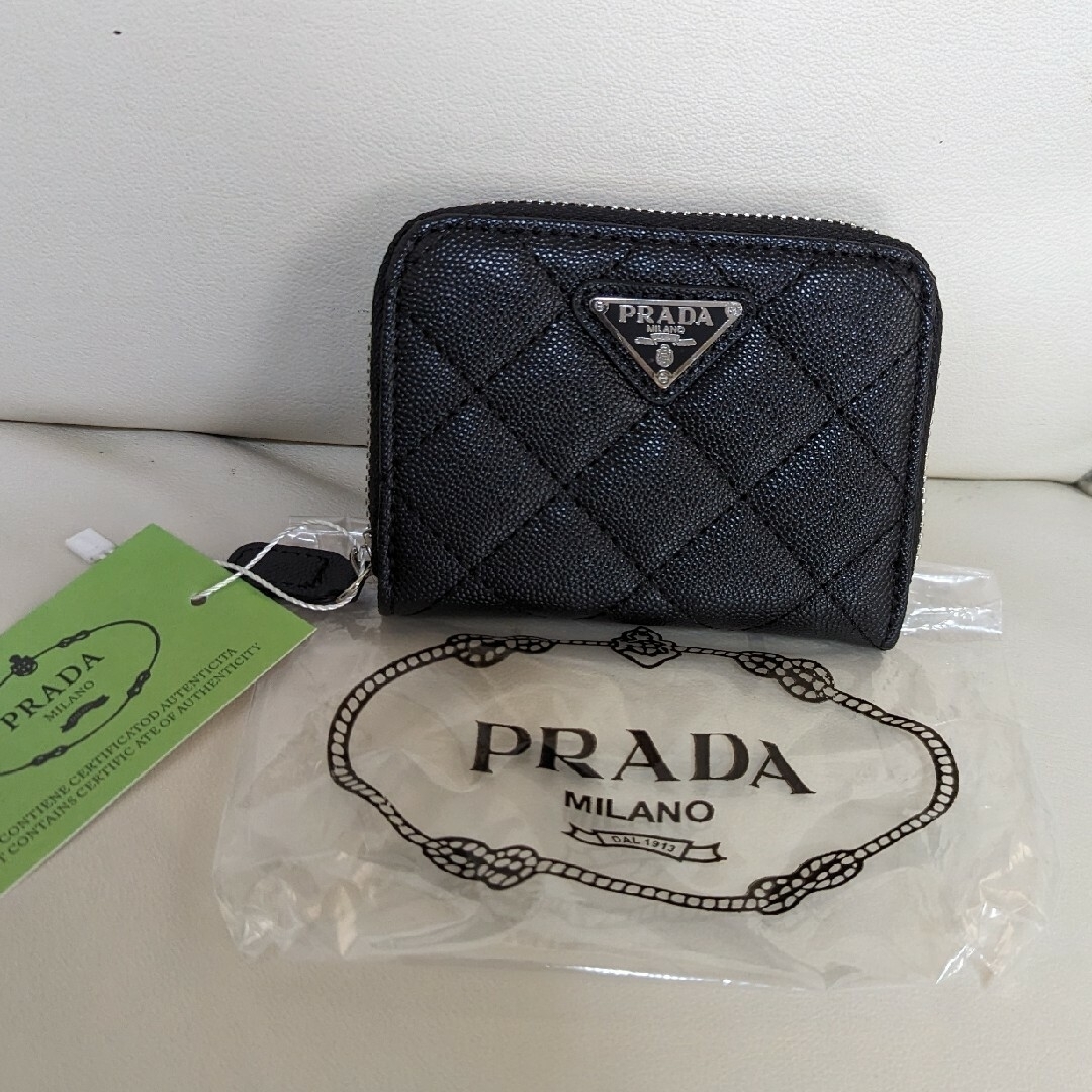 PRADA(プラダ)のＧＷ中価格 PRADAノベルティ カードケース コインケース レディースのファッション小物(コインケース)の商品写真