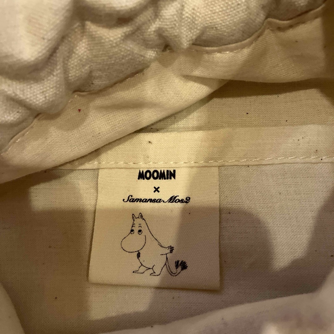 SM2(サマンサモスモス)の新品　ムーミン✖️sm2コラボ刺繍巾着バッグ レディースのバッグ(ショルダーバッグ)の商品写真