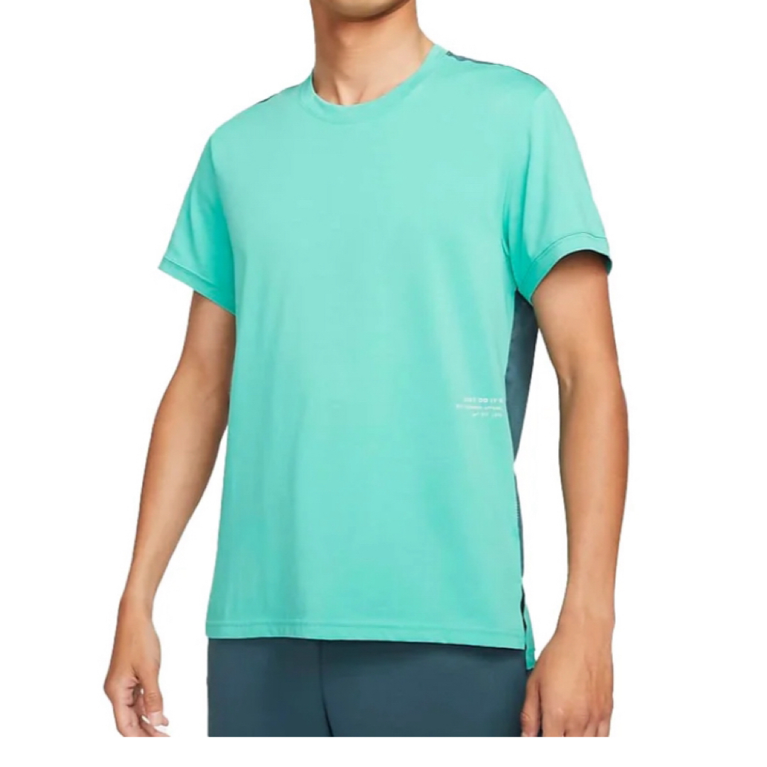 NIKE(ナイキ)の5/1まで値下げ　新品タグ付き　NIKE DRI-FIT Tシャツ　2XL スポーツ/アウトドアのトレーニング/エクササイズ(トレーニング用品)の商品写真