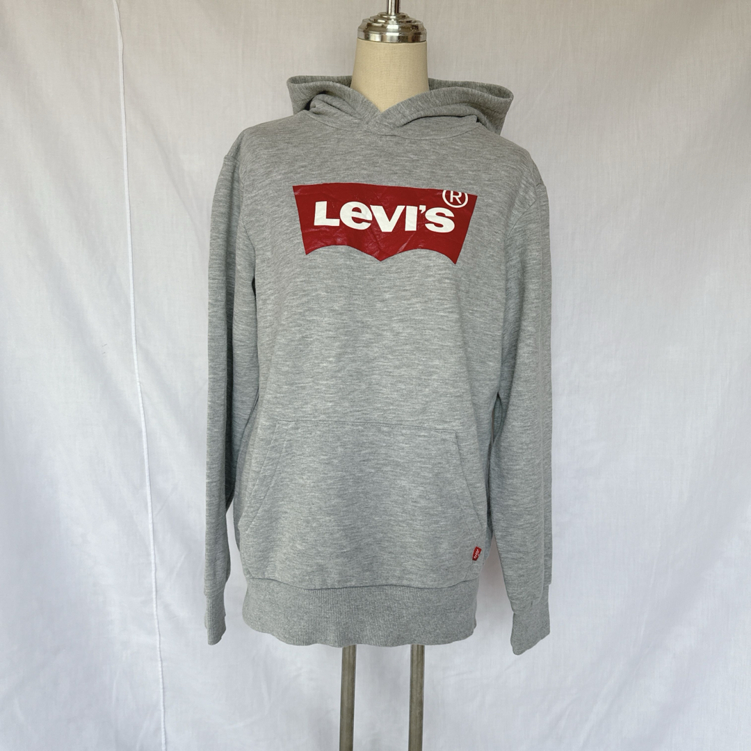 Levi's(リーバイス)の☆☆Levi's リーバイス　ロゴパーカー　グレー　XL レディースのトップス(パーカー)の商品写真