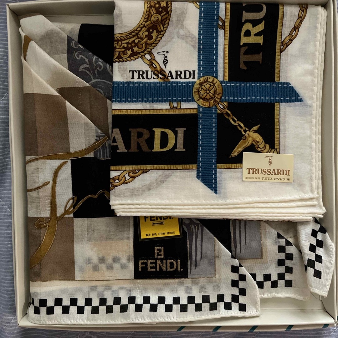 FENDI(フェンディ)のハンカチ2枚組 レディースのファッション小物(ハンカチ)の商品写真