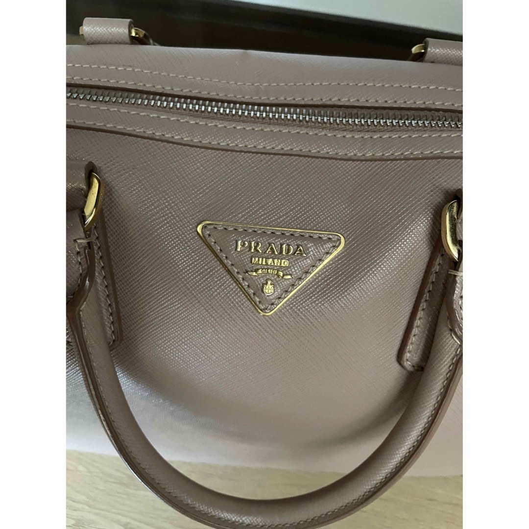 PRADA(プラダ)のPRADA サフィアーノ ハンドバッグ ショルダー 2Way  レディースのバッグ(ハンドバッグ)の商品写真