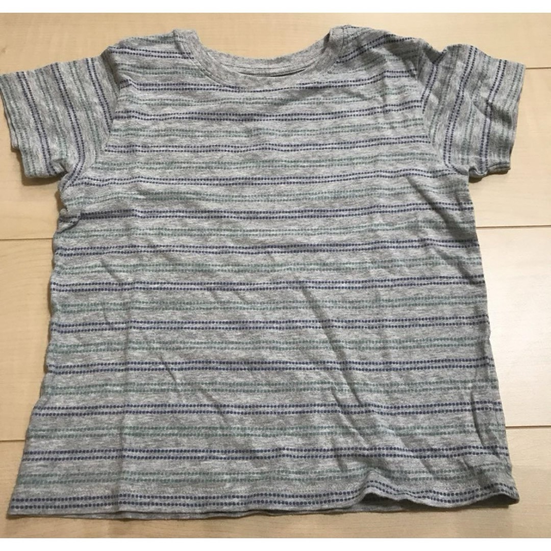 UNIQLO(ユニクロ)のユニクロ　キッズTシャツ　2枚セット キッズ/ベビー/マタニティのキッズ服男の子用(90cm~)(Tシャツ/カットソー)の商品写真