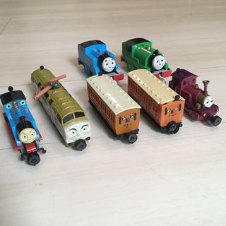 バンダイ(BANDAI)のトーマス　5台+2台セット　磁石　連結(ミニカー)