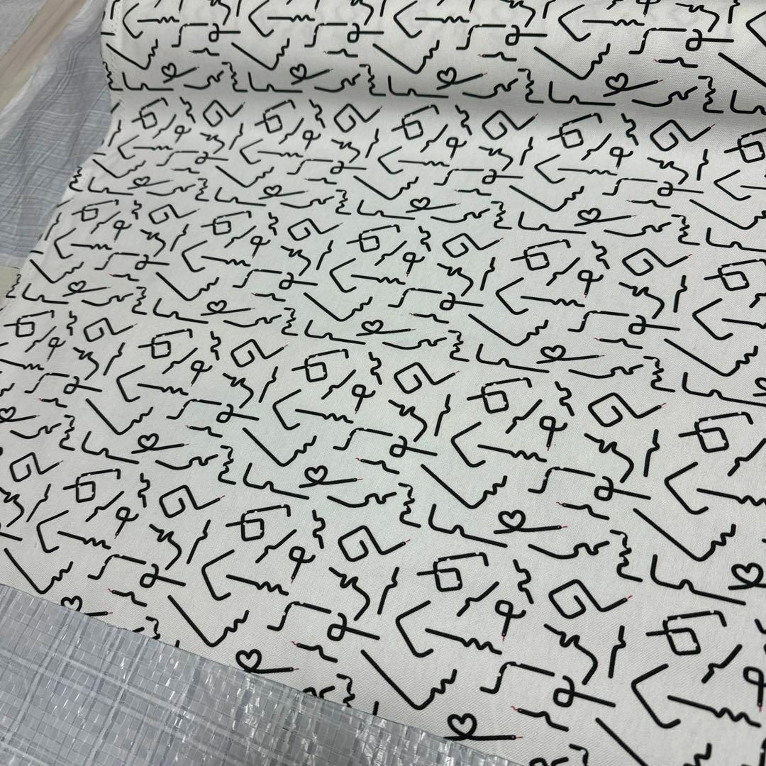 布地生地1m no2619ヘビ柄キャンバス白色 ハンドメイドの素材/材料(生地/糸)の商品写真
