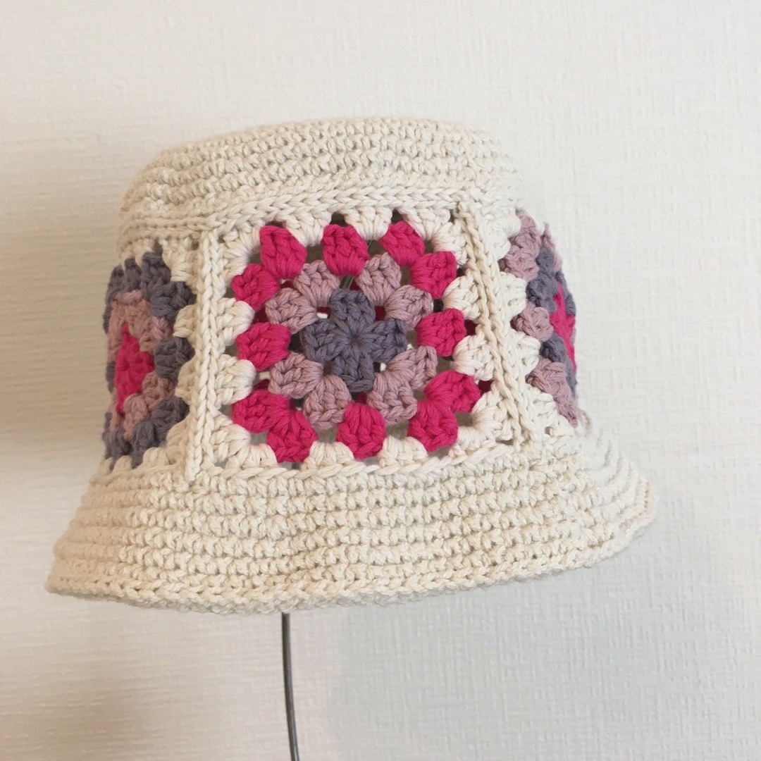 グラニースクエアハット　クロッシェ　ピンク レディースの帽子(ハット)の商品写真
