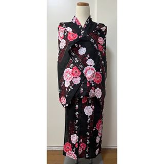 新品　浴衣　ゆかた　古典花柄　ポリエステル　洗濯可　早く乾きしわになりにくい　M(浴衣)