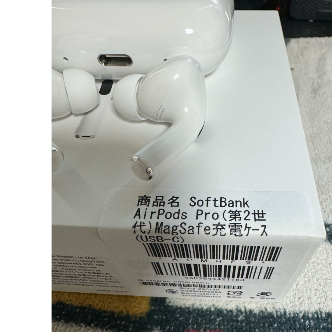 Apple(アップル)のAirpods pro 第二世代 スマホ/家電/カメラのスマホ/家電/カメラ その他(その他)の商品写真