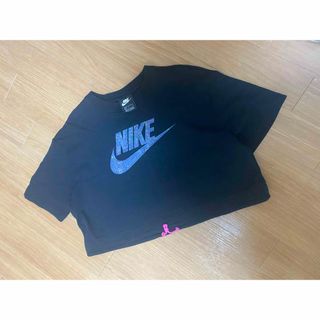 ナイキ(NIKE)のNIKEショート丈トップス(Tシャツ(半袖/袖なし))