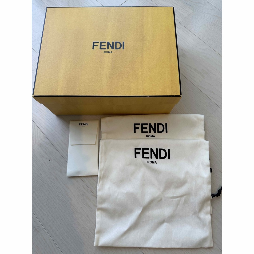 FENDI(フェンディ)のFENDI フェンディ スニーカー メンズの靴/シューズ(スニーカー)の商品写真