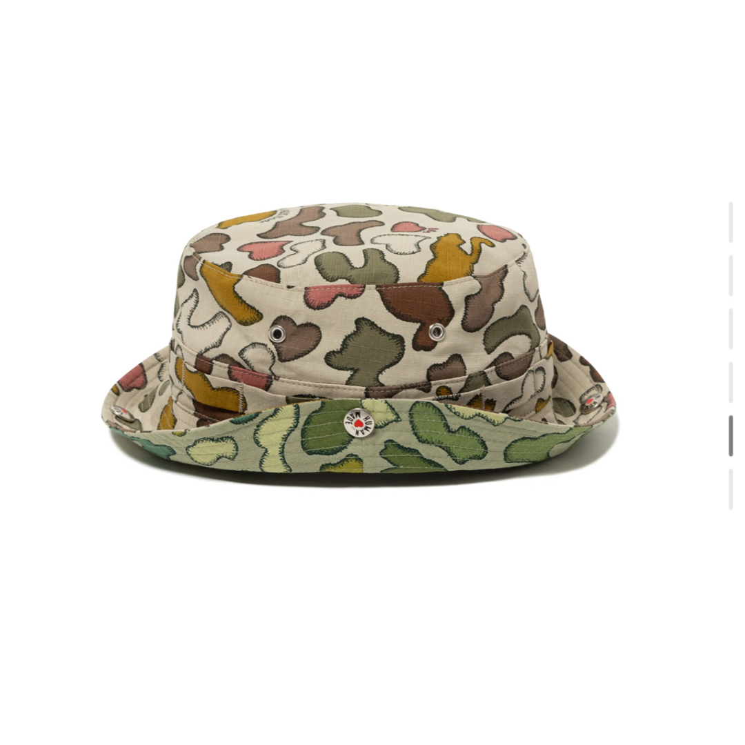 HUMAN MADE(ヒューマンメイド)のヒューマンメイド　KAWS MADE CAMO BUCKET HAT メンズの帽子(ハット)の商品写真