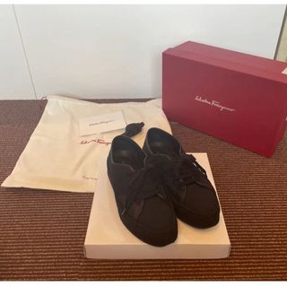 サルヴァトーレフェラガモ(Salvatore Ferragamo)の美品！フェラガモ　スニーカー(スニーカー)