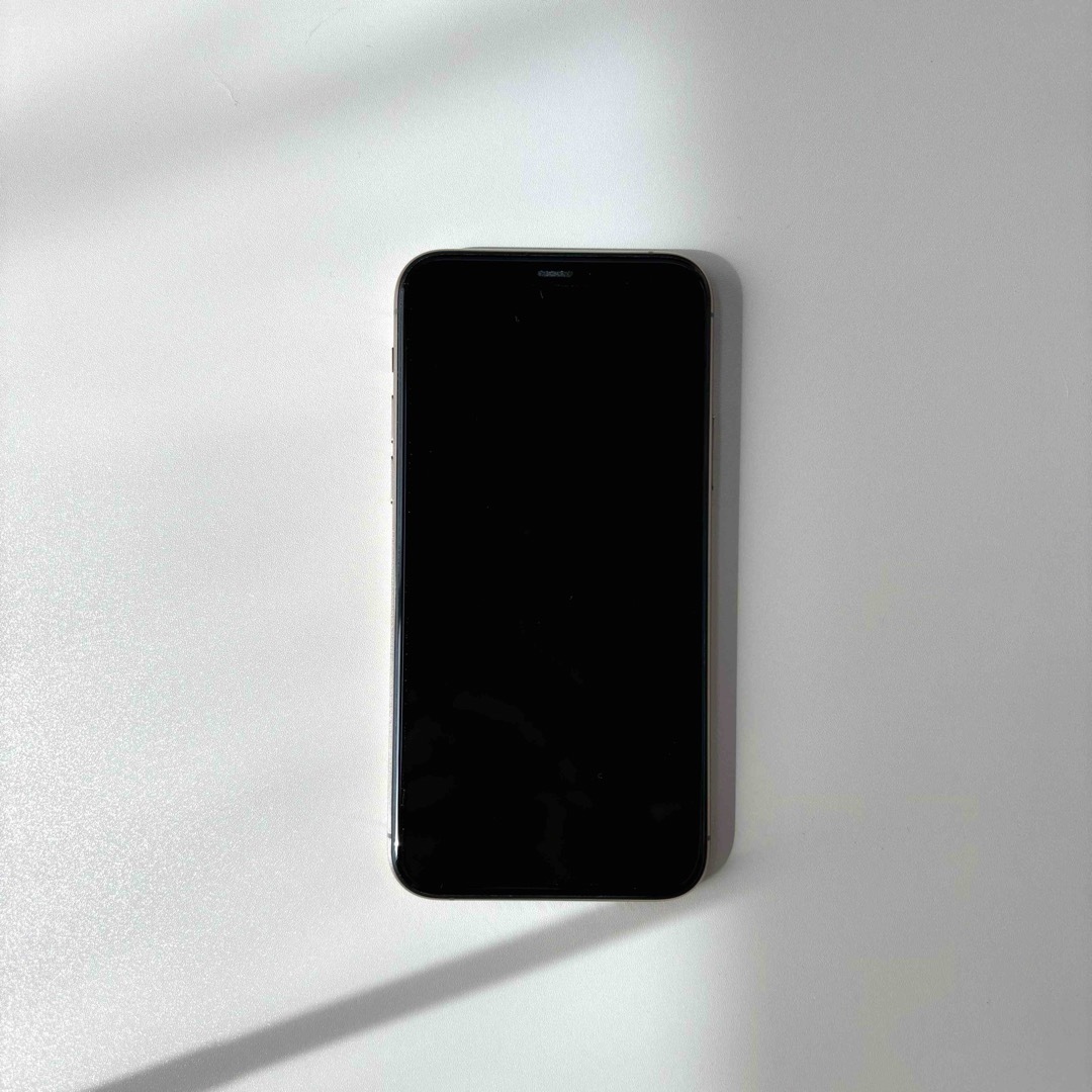 iPhone(アイフォーン)の【購入者決定済】iPhone 11 pro 64GB ゴールド SIMフリー スマホ/家電/カメラのスマートフォン/携帯電話(スマートフォン本体)の商品写真
