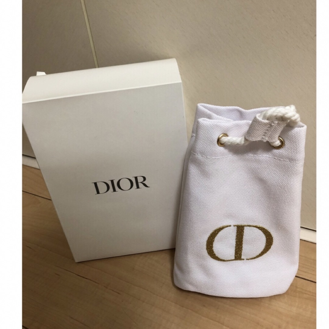 Christian Dior(クリスチャンディオール)の【Dior】ノベルティ巾着ポーチ ホワイト  新品未使用 レディースのファッション小物(ポーチ)の商品写真