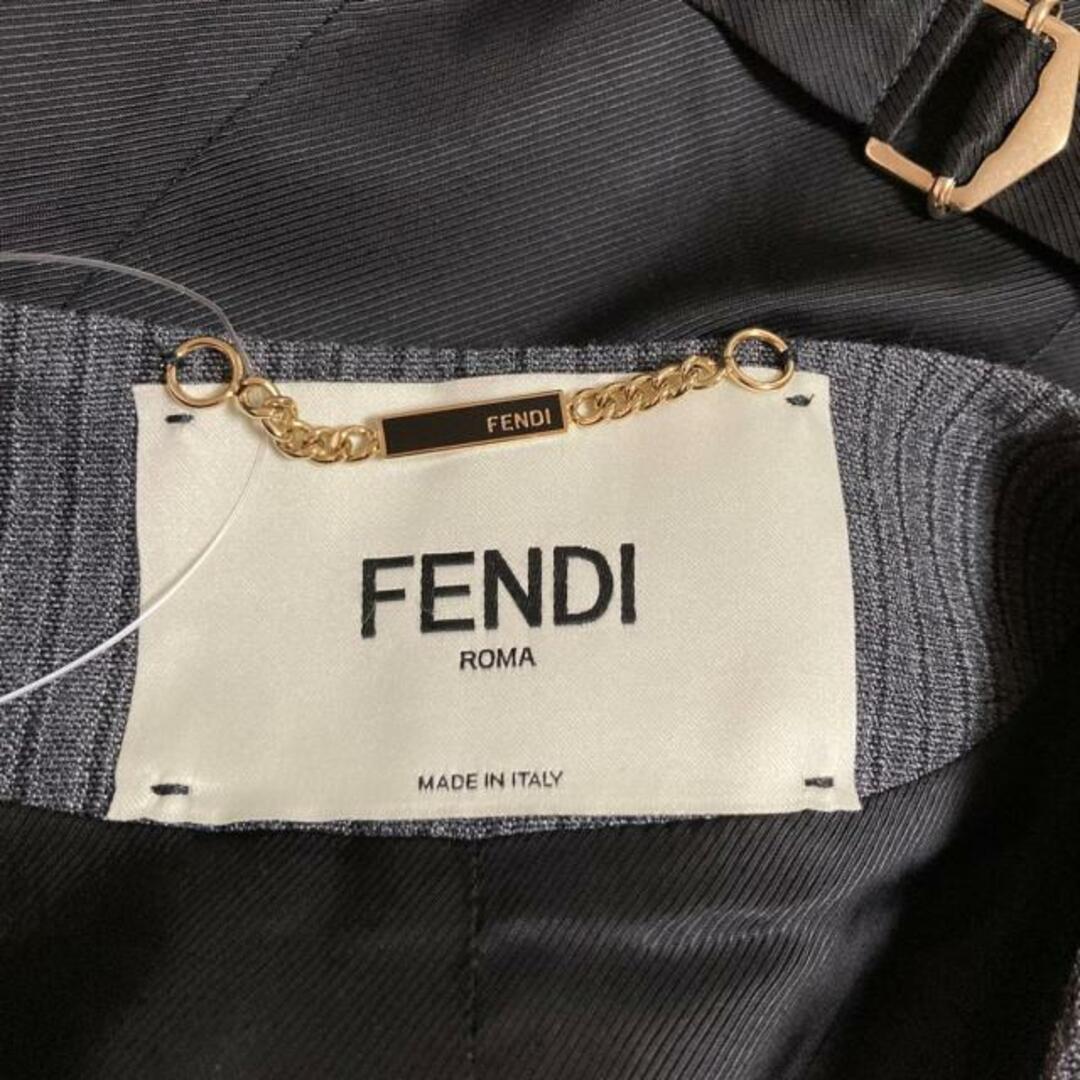 FENDI(フェンディ)のFENDI(フェンディ) ベスト サイズ36 S レディース美品  FT5984AHL5 グレー×黒 ストライプ レディースのトップス(ベスト/ジレ)の商品写真