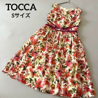 トッカ(TOCCA)のTOCCA 花柄 総柄 ワンピース Aライン フレアシルエット S ピンク系(ひざ丈ワンピース)