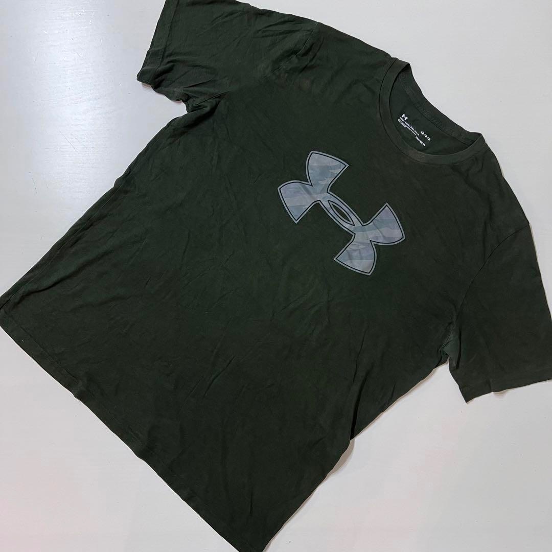 UNDER ARMOUR(アンダーアーマー)のUS 古着　Tシャツ アンダーアーマー  ビッグロゴ　L グリーン　緑 メンズのトップス(Tシャツ/カットソー(半袖/袖なし))の商品写真