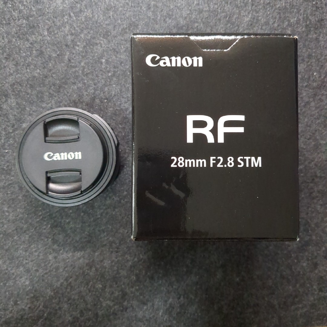 Canon(キヤノン)のCanon レンズ RF28mm F2.8 STM スマホ/家電/カメラのカメラ(その他)の商品写真