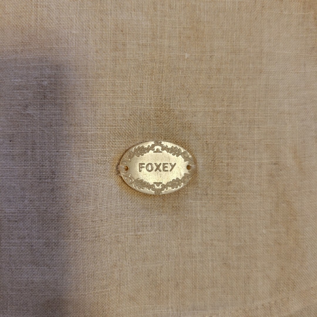 FOXEY(フォクシー)のフォクシー　リネンブラウス　40 レディースのトップス(シャツ/ブラウス(半袖/袖なし))の商品写真