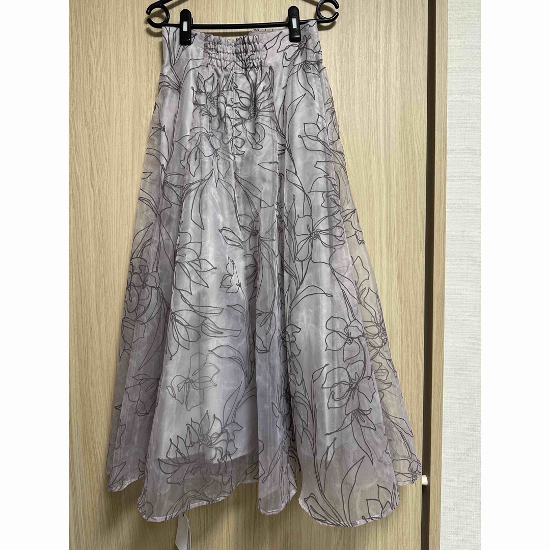 Mystrada(マイストラーダ)のMystrada リコリスフロッキースカート　限定　ピンクベージュ　ロング　花柄 レディースのスカート(ロングスカート)の商品写真